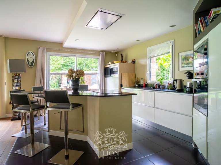 Maison Villeneuve-d'Ascq - 4 chambres - 254m²