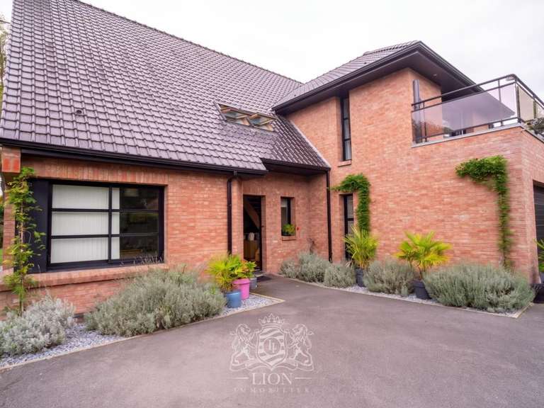 Maison Villeneuve-d'Ascq - 4 chambres - 254m²