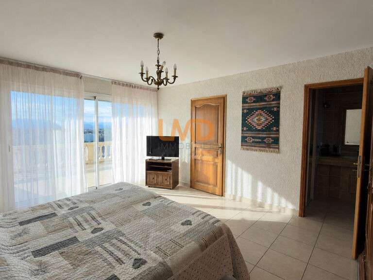 Maison Villeneuve-de-Berg - 210m²