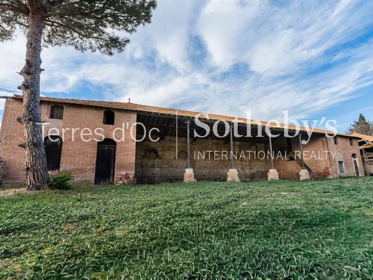 Maison Villeneuve-de-la-Raho - 396m²