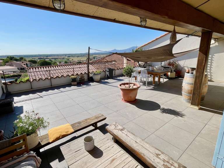 Maison Villeneuve-de-la-Raho - 6 chambres - 350m²