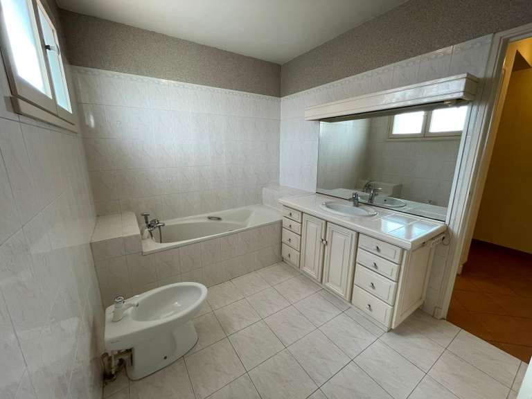 Maison Villeneuve-de-la-Raho - 5 chambres - 159m²