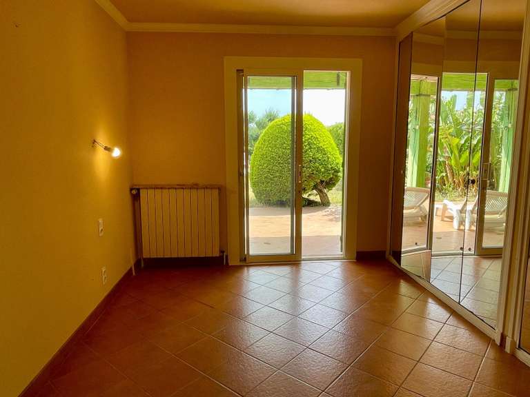 Maison Villeneuve-de-la-Raho - 5 chambres - 159m²