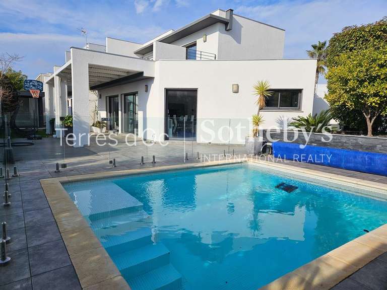 House Villeneuve-de-la-Raho - 4 bedrooms - 170m²