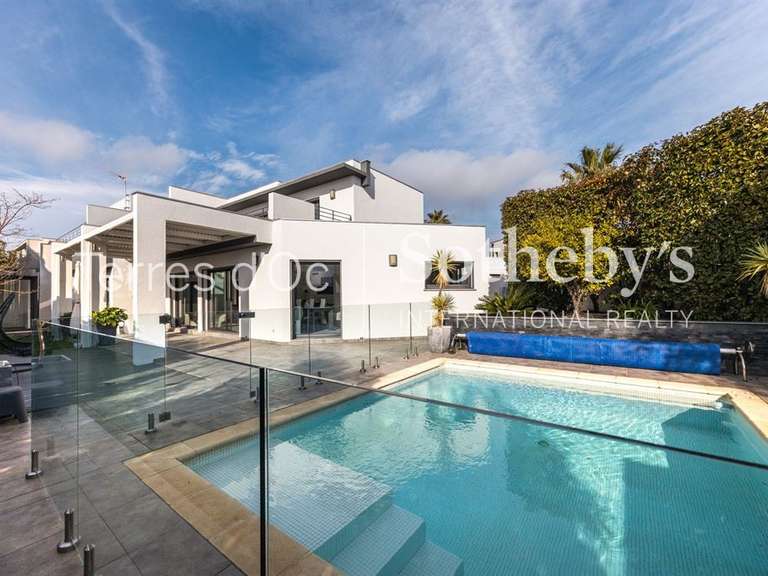 Maison Villeneuve-de-la-Raho - 4 chambres - 170m²