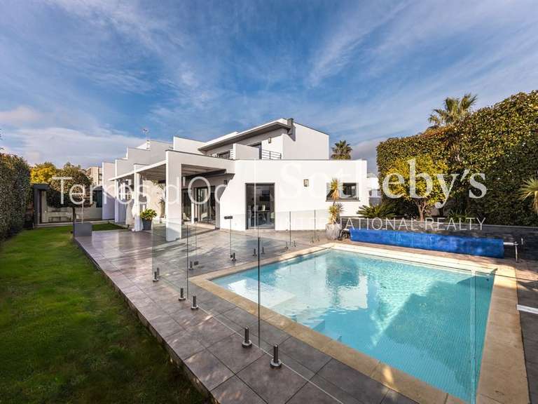 Maison Villeneuve-de-la-Raho - 4 chambres - 170m²