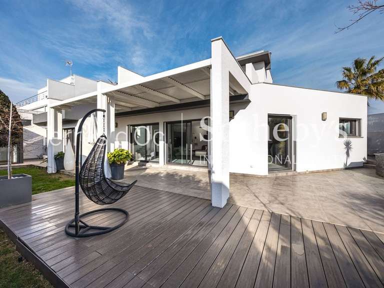 Maison Villeneuve-de-la-Raho - 4 chambres - 170m²