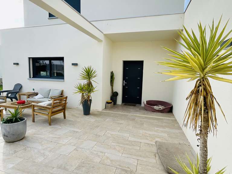 Maison Villeneuve-de-la-Raho - 3 chambres - 150m²