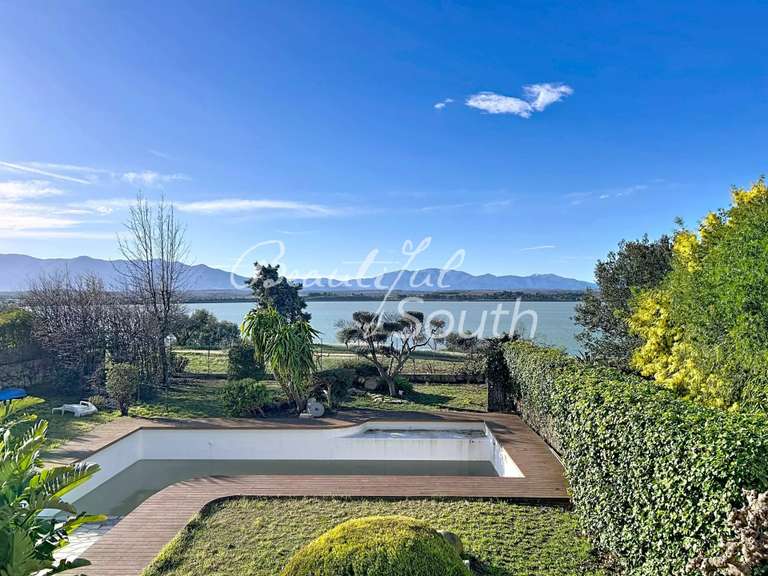 Maison Villeneuve-de-la-Raho - 6 chambres - 189m²