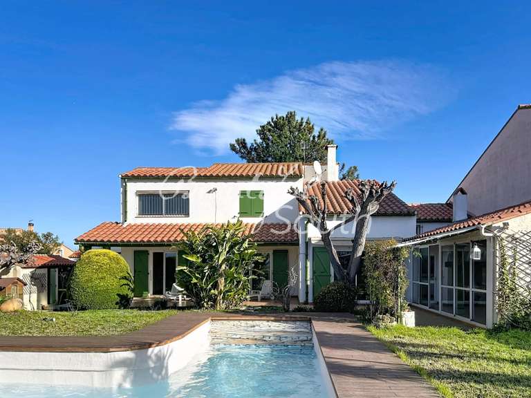 Maison Villeneuve-de-la-Raho - 6 chambres - 189m²
