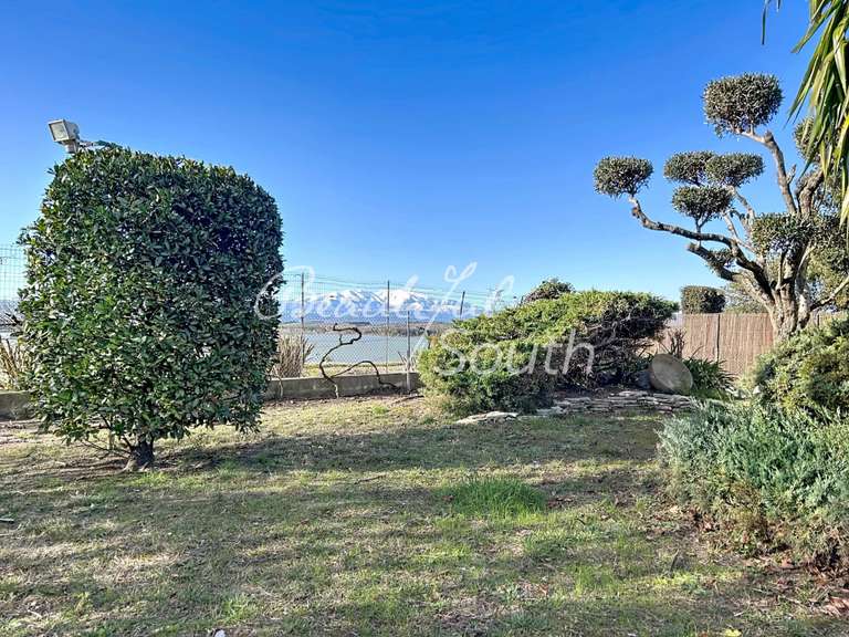 Maison Villeneuve-de-la-Raho - 6 chambres - 189m²