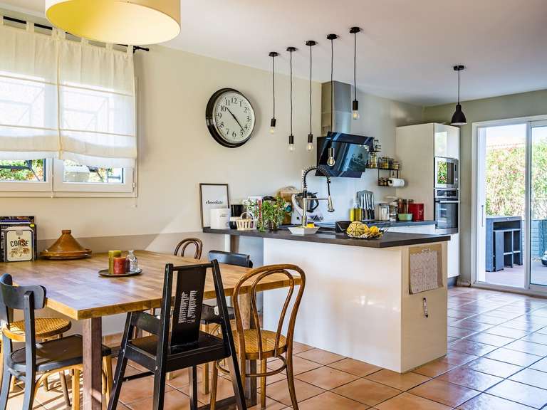 Maison Villeneuve-de-la-Raho - 4 chambres - 151m²