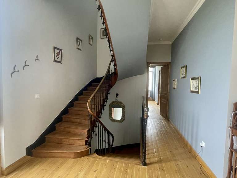 Maison Villeneuve-la-Comtesse - 4 chambres - 380m²