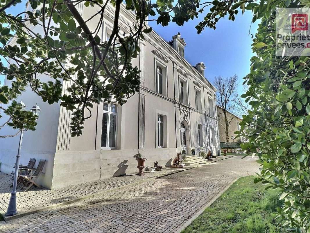Propriété Villeneuve-la-Comtesse