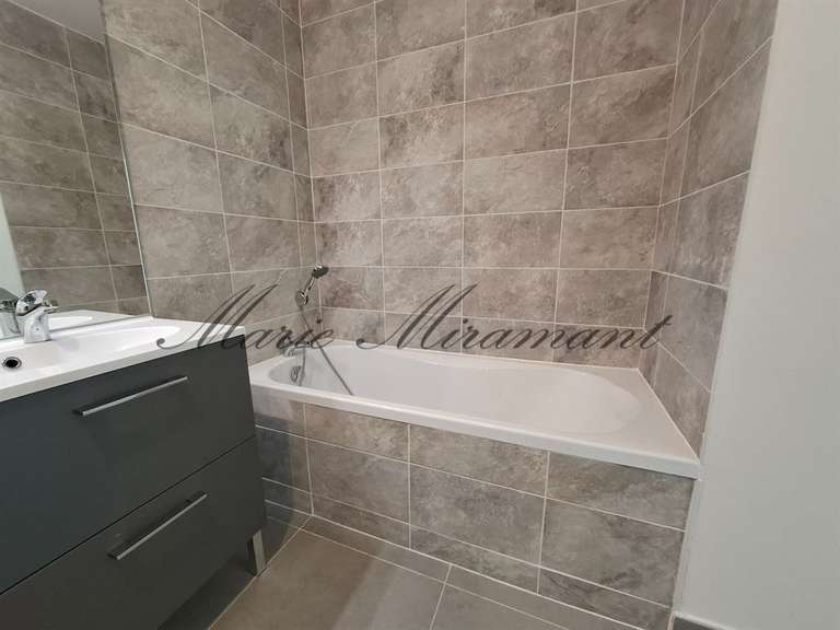 Apartment Villeneuve-lès-Avignon - 2 bedrooms - 129m²