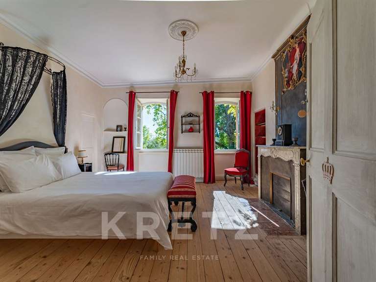 Castle Villeneuve-lès-Avignon - 8 bedrooms - 600m²