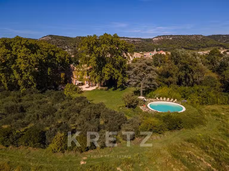 Castle Villeneuve-lès-Avignon - 8 bedrooms - 600m²