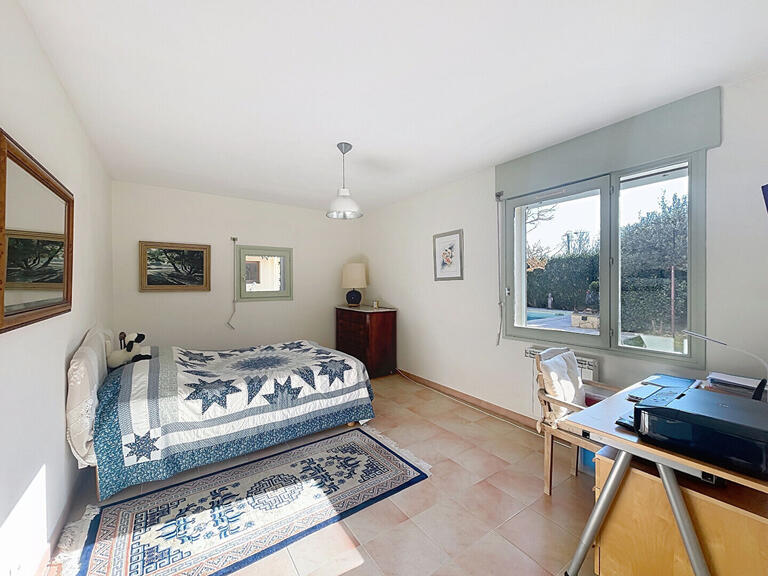 House Villeneuve-lès-Avignon - 5 bedrooms - 200m²