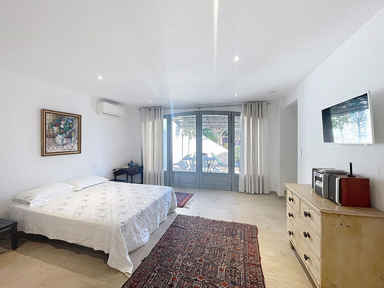 House Villeneuve-lès-Avignon - 5 bedrooms - 200m²