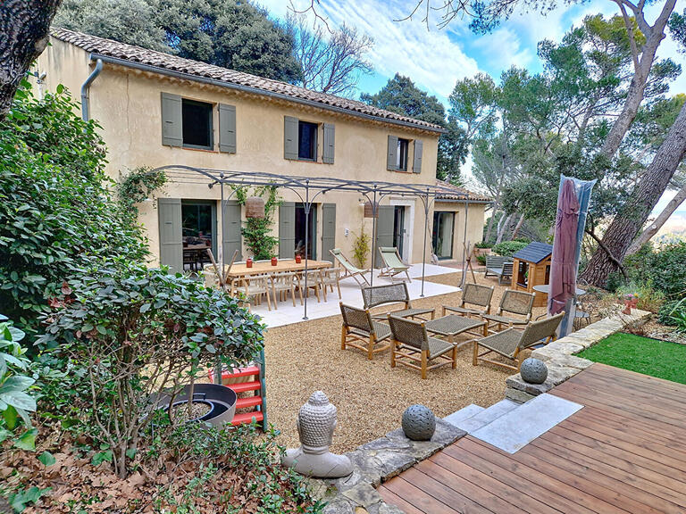 House Villeneuve-lès-Avignon - 4 bedrooms - 200m²