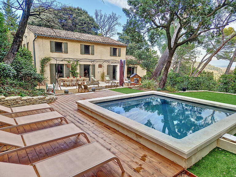 House Villeneuve-lès-Avignon - 4 bedrooms - 200m²