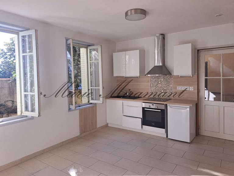 Maison Villeneuve-lès-Avignon - 4 chambres - 330m²