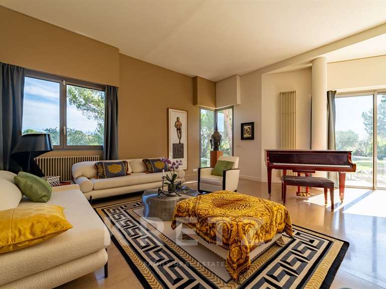 House Villeneuve-lès-Avignon - 4 bedrooms - 367m²