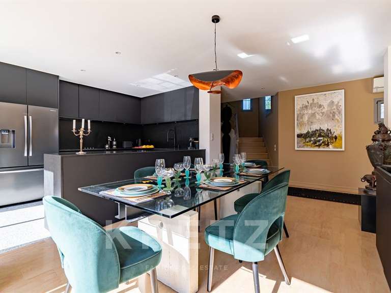 House Villeneuve-lès-Avignon - 4 bedrooms - 367m²