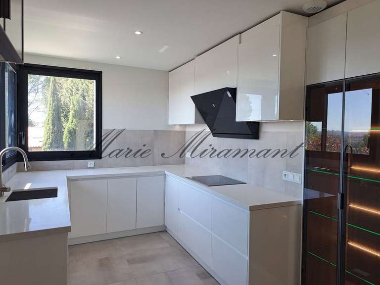 Maison Villeneuve-lès-Avignon - 4 chambres - 200m²
