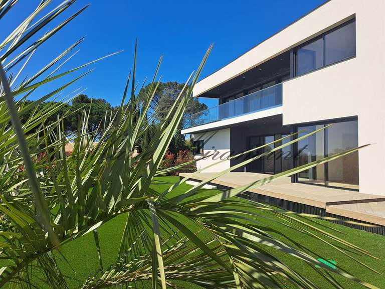 Maison Villeneuve-lès-Avignon - 4 chambres - 200m²