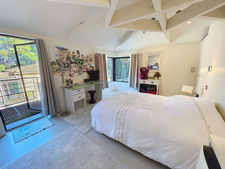 House Villeneuve-lès-Avignon - 4 bedrooms - 275m²