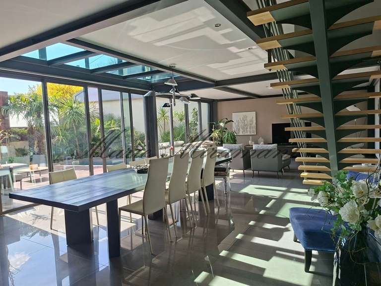Maison Villeneuve-lès-Avignon - 5 chambres - 320m²