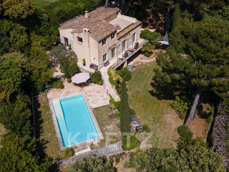 Maison Villeneuve-lès-Avignon - 5 chambres - 183m²