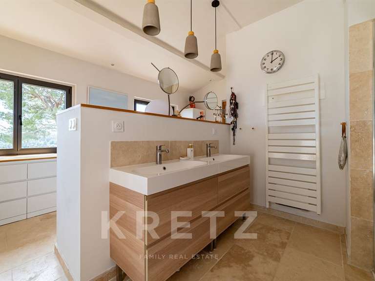 Maison Villeneuve-lès-Avignon - 5 chambres - 183m²