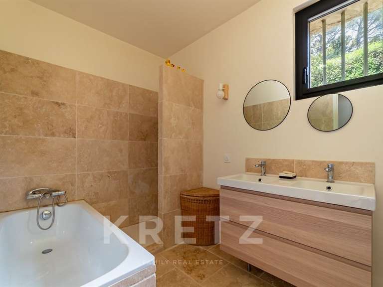 Maison Villeneuve-lès-Avignon - 5 chambres - 183m²