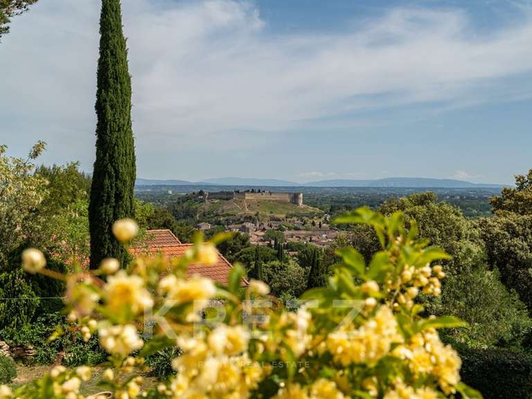 Maison Villeneuve-lès-Avignon - 5 chambres - 183m²