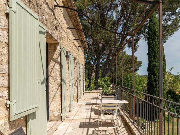 Maison Villeneuve-lès-Avignon - 5 chambres - 183m²