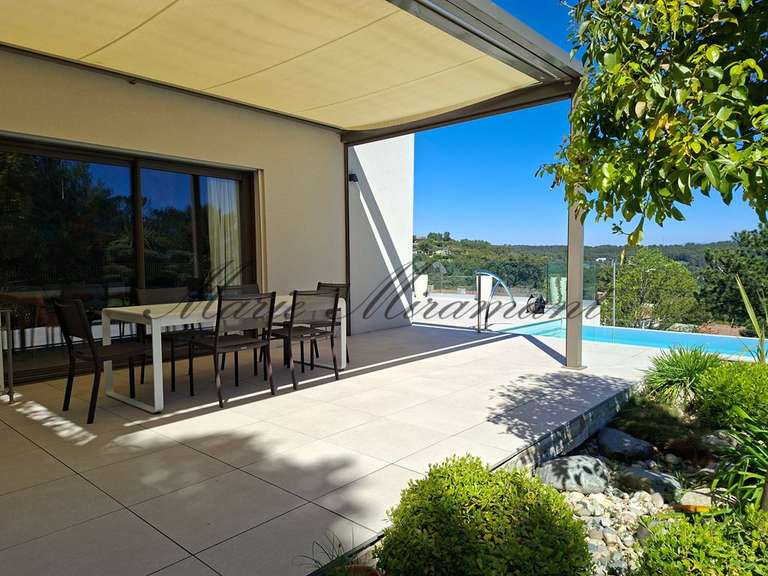 Maison Villeneuve-lès-Avignon - 3 chambres - 175m²