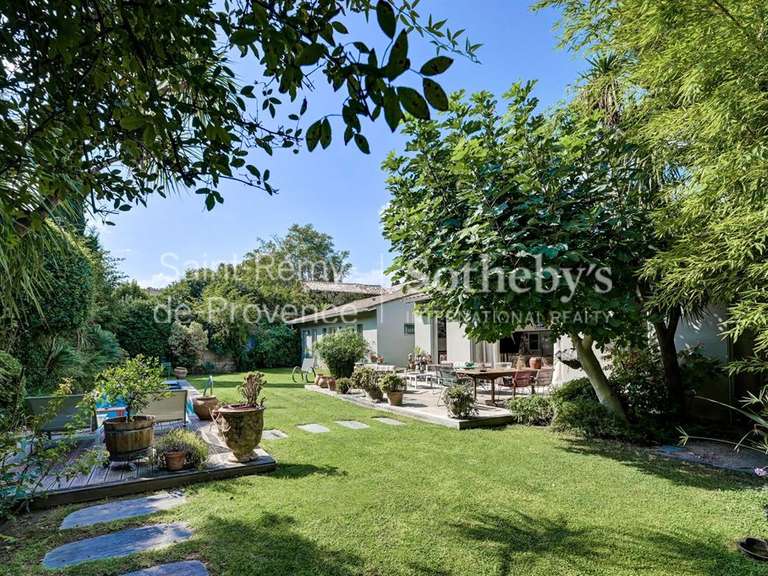 House Villeneuve-lès-Avignon - 4 bedrooms - 196m²