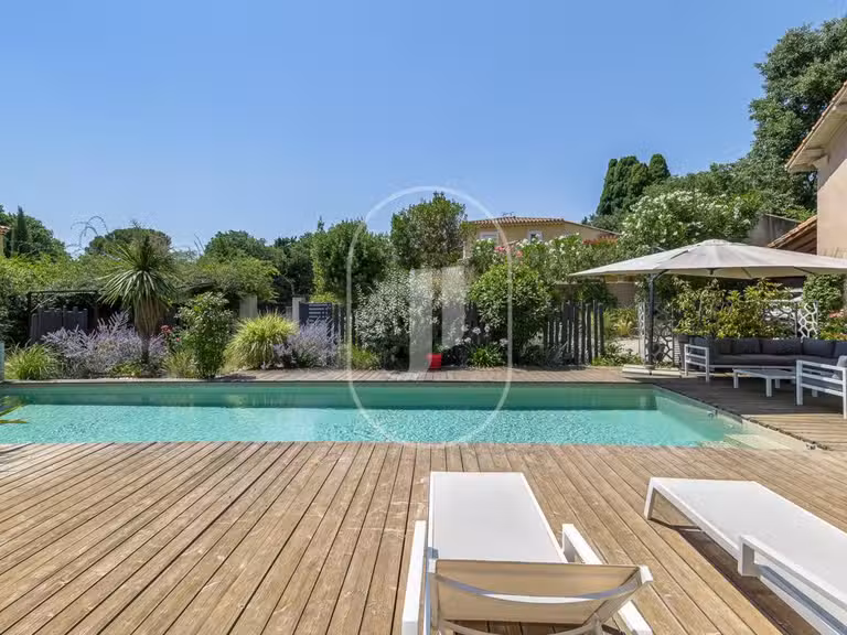 Maison Villeneuve-lès-Avignon - 4 chambres - 262m²