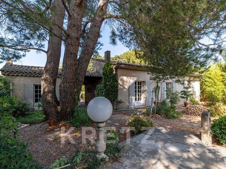 Maison Villeneuve-lès-Avignon - 4 chambres - 175m²