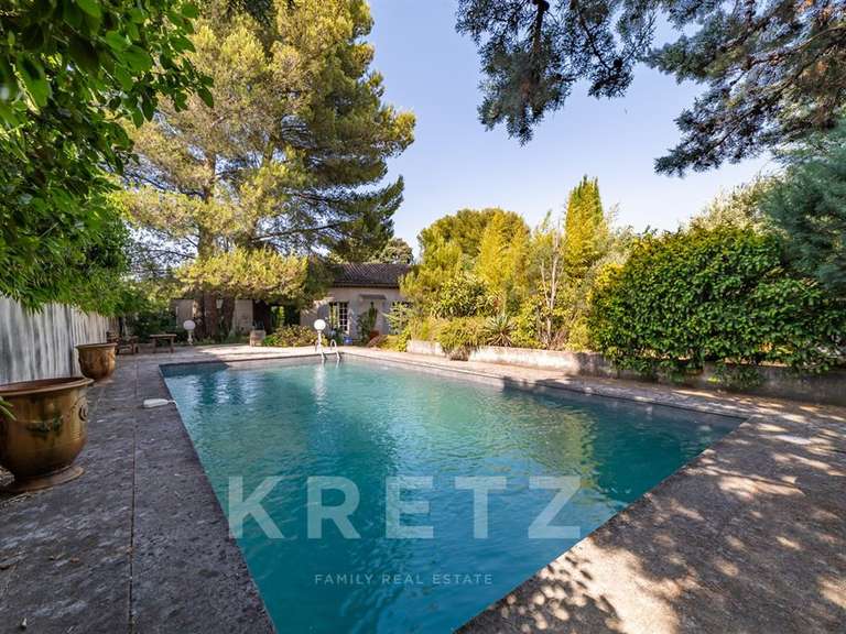 Maison Villeneuve-lès-Avignon - 4 chambres - 175m²