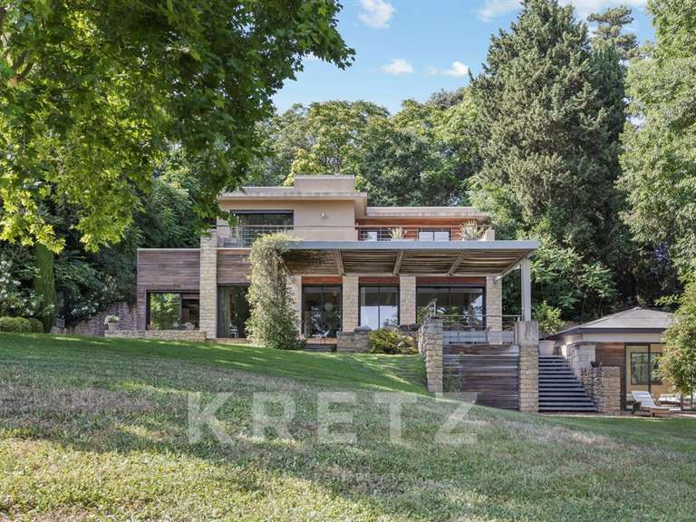 Propriété Villeneuve-lès-Avignon - 600m²