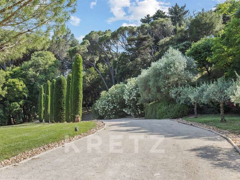 Propriété Villeneuve-lès-Avignon - 600m²