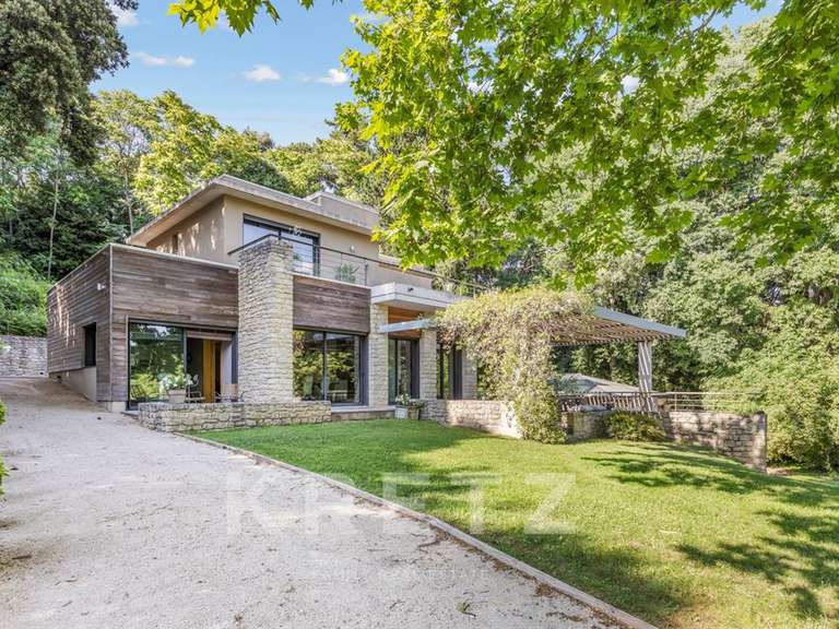 Propriété Villeneuve-lès-Avignon - 600m²