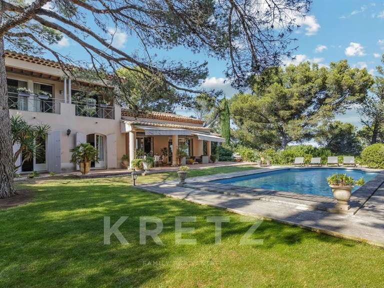 Propriété Villeneuve-lès-Avignon - 600m²