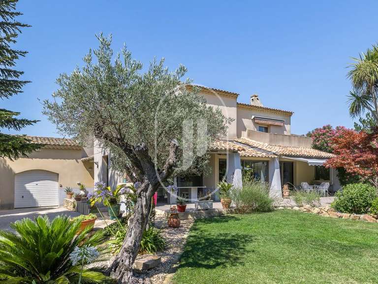 Villa Villeneuve-lès-Avignon - 4 bedrooms - 230m²