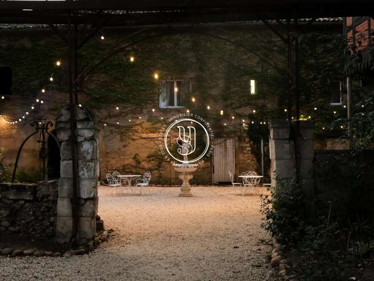 Villa Villeneuve-lès-Avignon - 10 chambres - 607m²