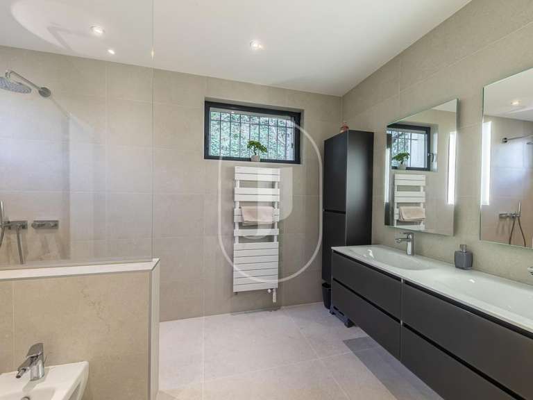 Villa Villeneuve-lès-Avignon - 5 chambres - 279m²