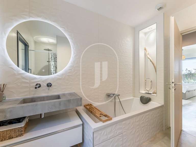 Villa Villeneuve-lès-Avignon - 4 chambres - 185m²